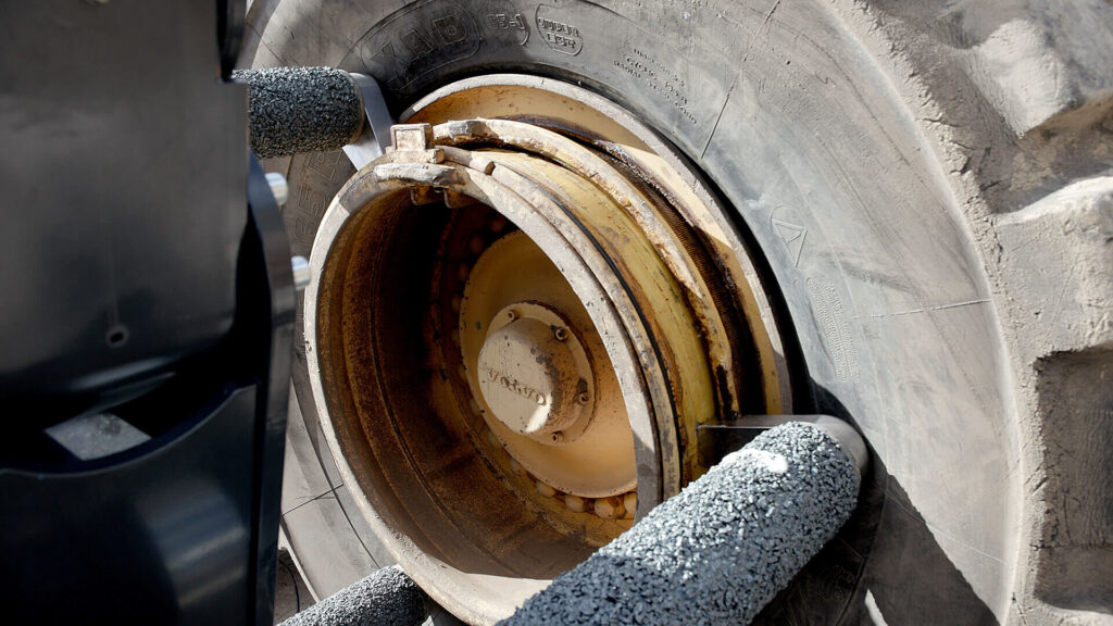 New tools for handling rings of OTR wheels