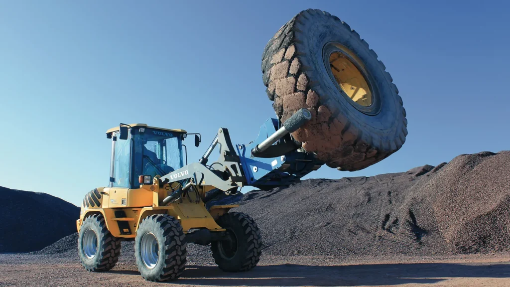Easy Gripper 2400-2T used for OTR tyre service at mining site