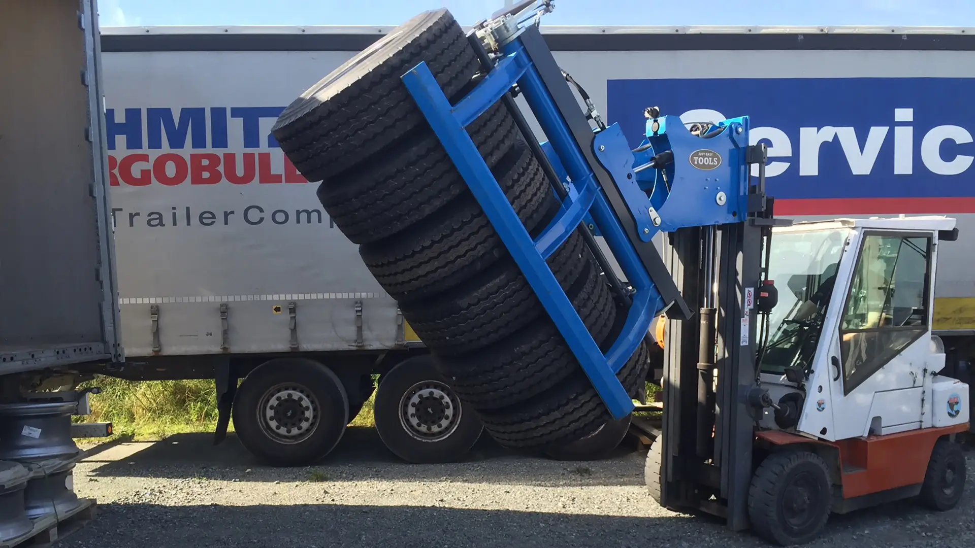 Schmitz Cargobull, Denmark uses Easy Stacker 1200 for handling stacks of truck tyres