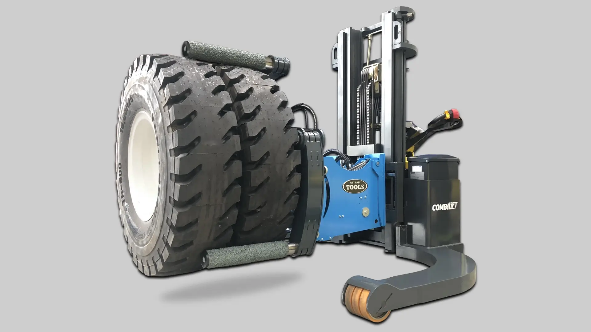 The Easy Gripper Workshop 2T solve issues with handling of big OTR tyres and wheels, with lift, tilt, rotation and movements in areas with narrow space.