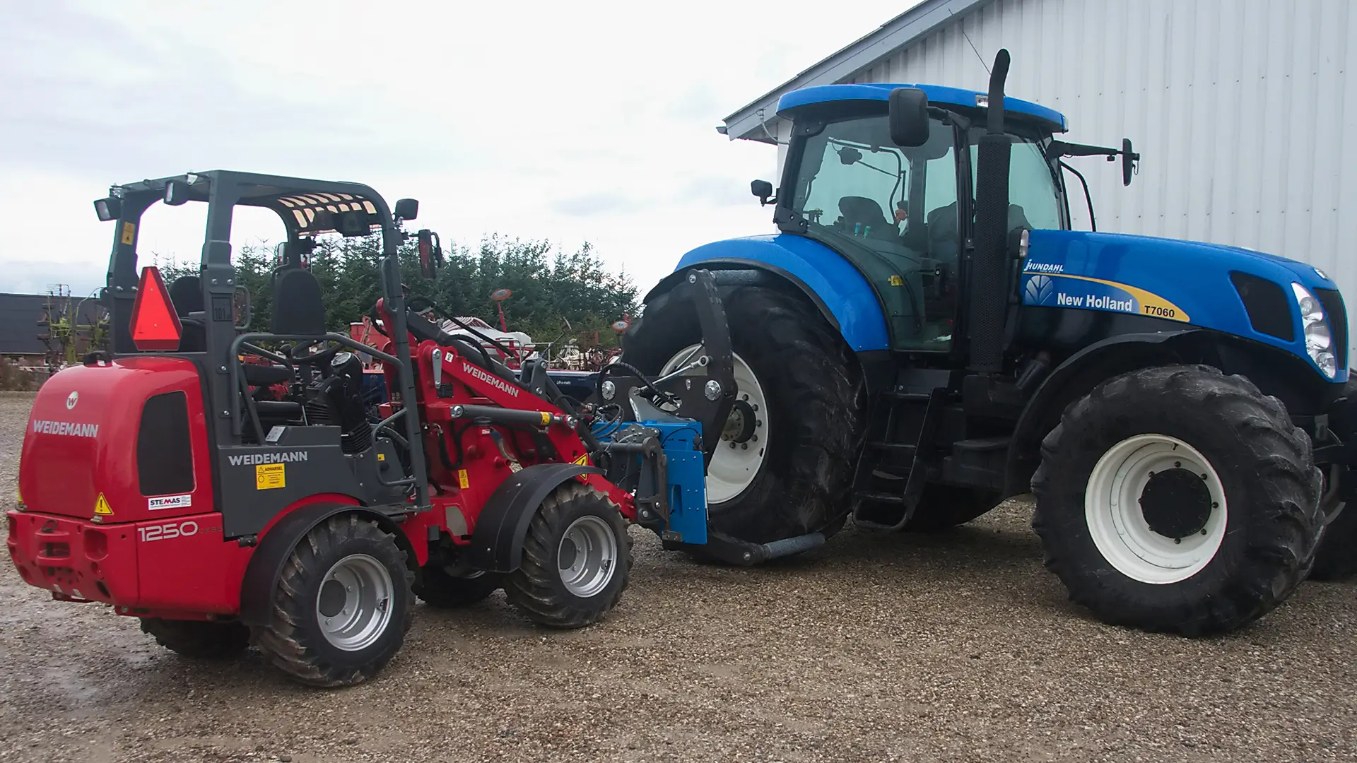 Easy Gripper 2160 Compact used for safe and efficient handling of AGRO tyres
